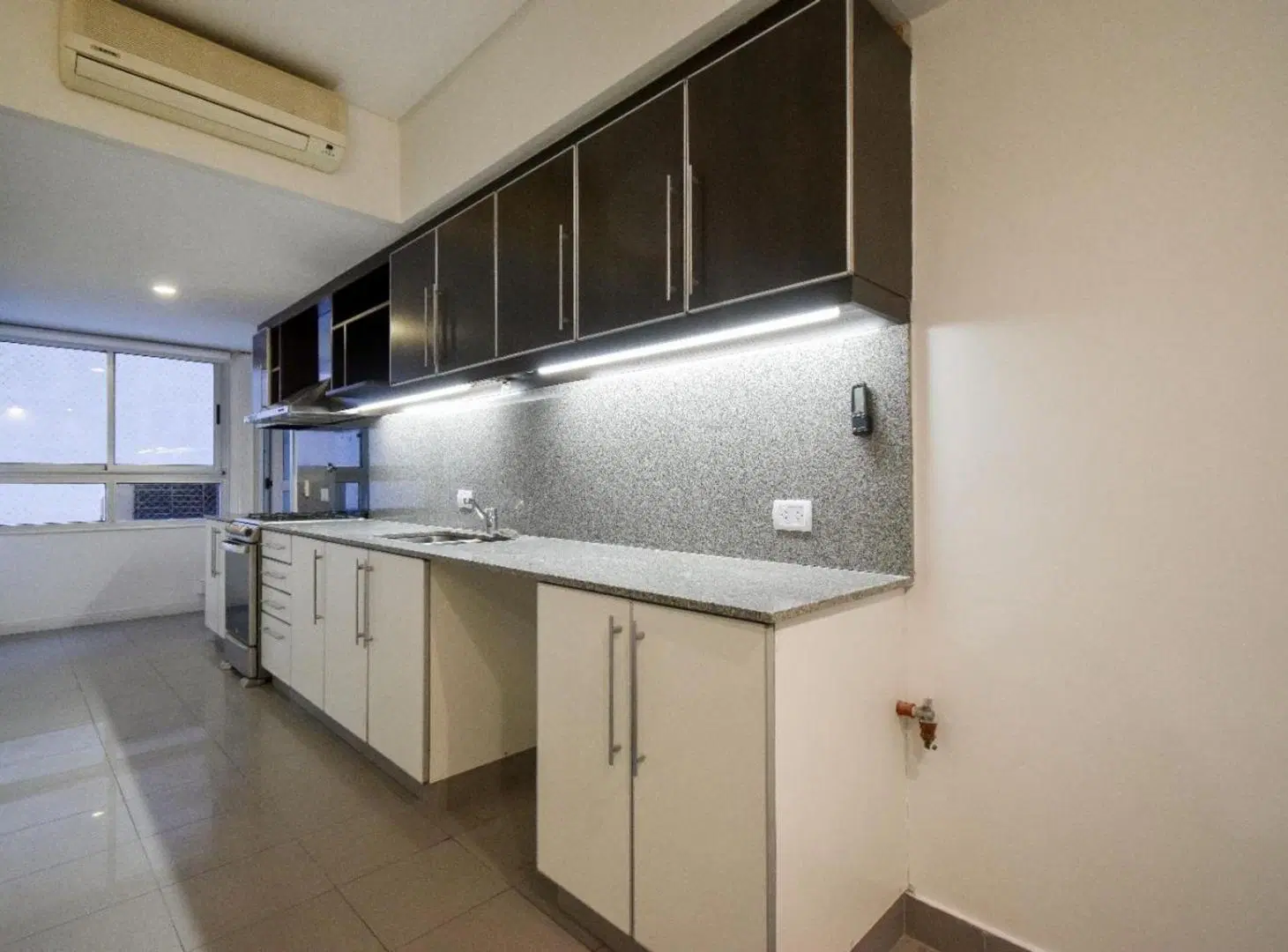 Alquiler Dto. 5 amb. con cochera Full Amenities 5