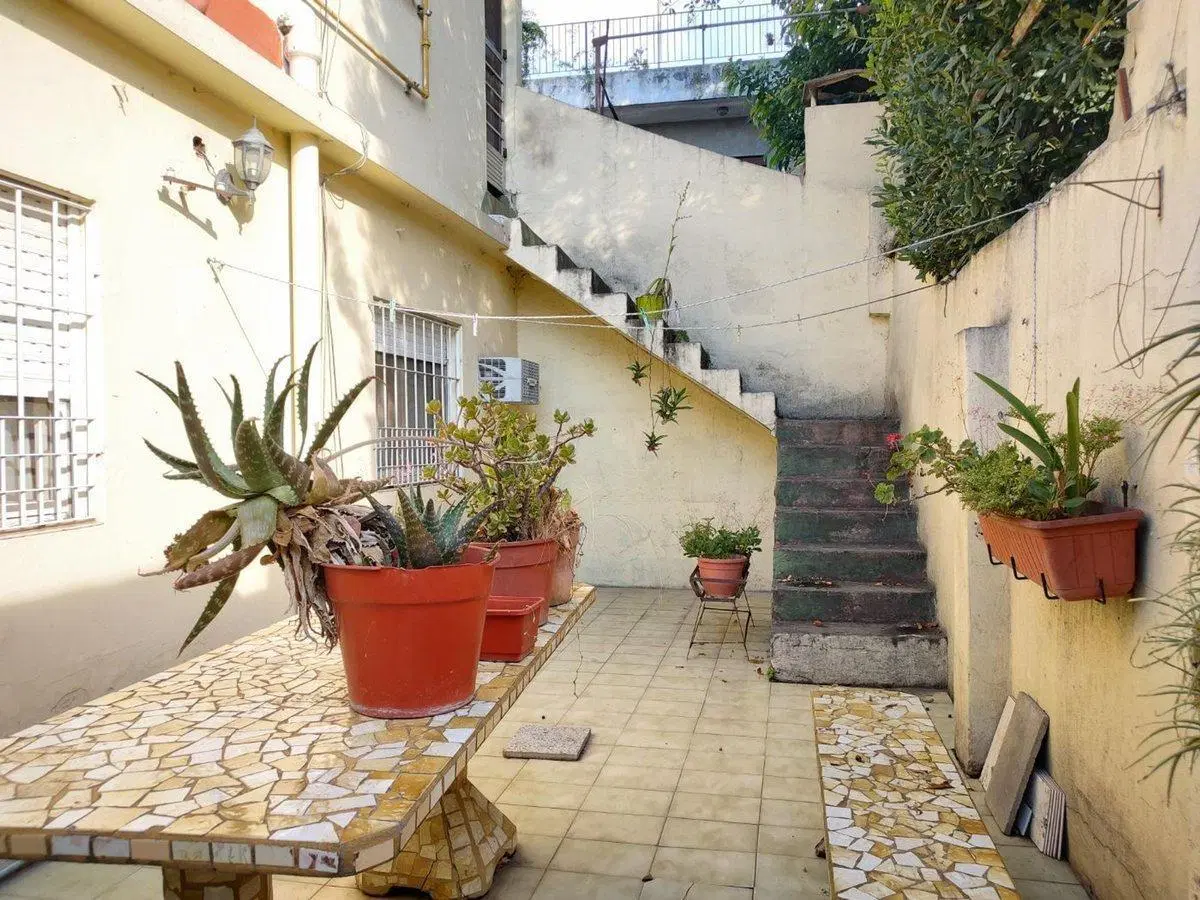 VENTA CASA MULTIFAMILIAR 5 AMB. A/C VILLA ADELINA 4