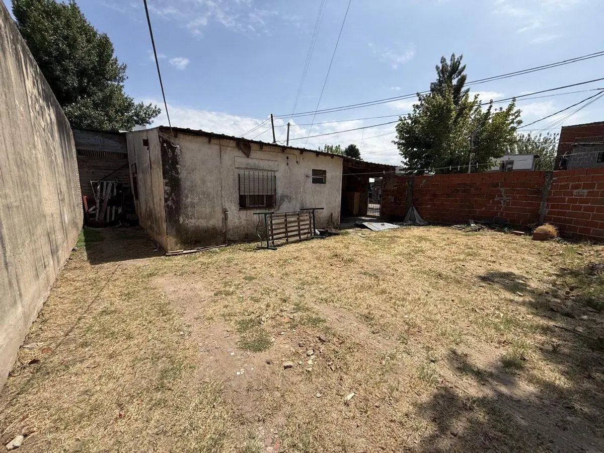 VENTA CASA 4 AMBIENTES; MORON, BUENOS AIRES 3
