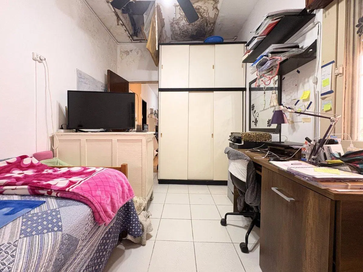 Casa 3 amb + 2 departamentos 3 amb en venta TESEI 5