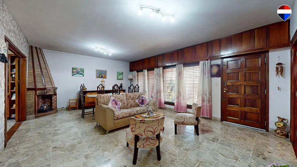 CASA 4 AMB EN VENTA EN BALLESTER C/ PILETA GARAGE 3