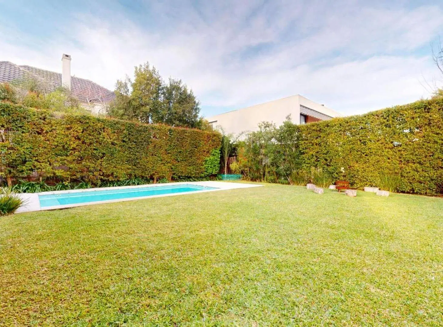 CASA 6 AMB EN VENTA EN LA DAMASIA C/PILETA Y PARQU 3