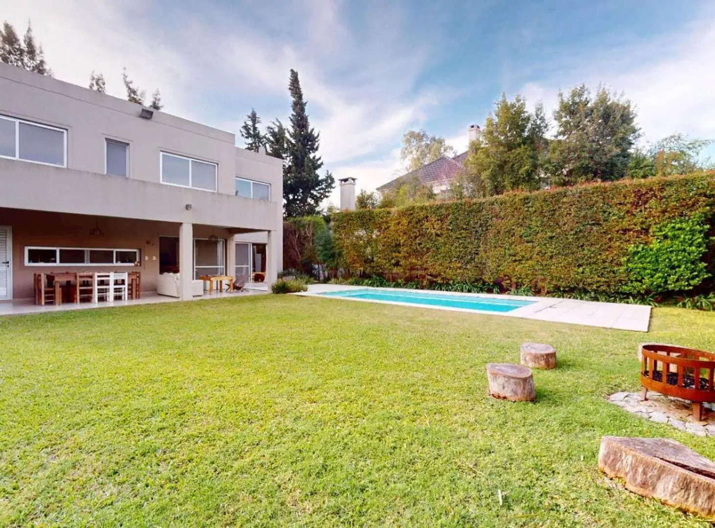 CASA 6 AMB EN VENTA EN LA DAMASIA C/PILETA Y PARQU 4
