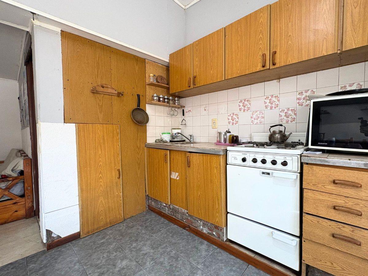 Foto de VENTA CASA MULTIFAMILIAR 5 AMBIENTES I. CASANOVA, imagen 2