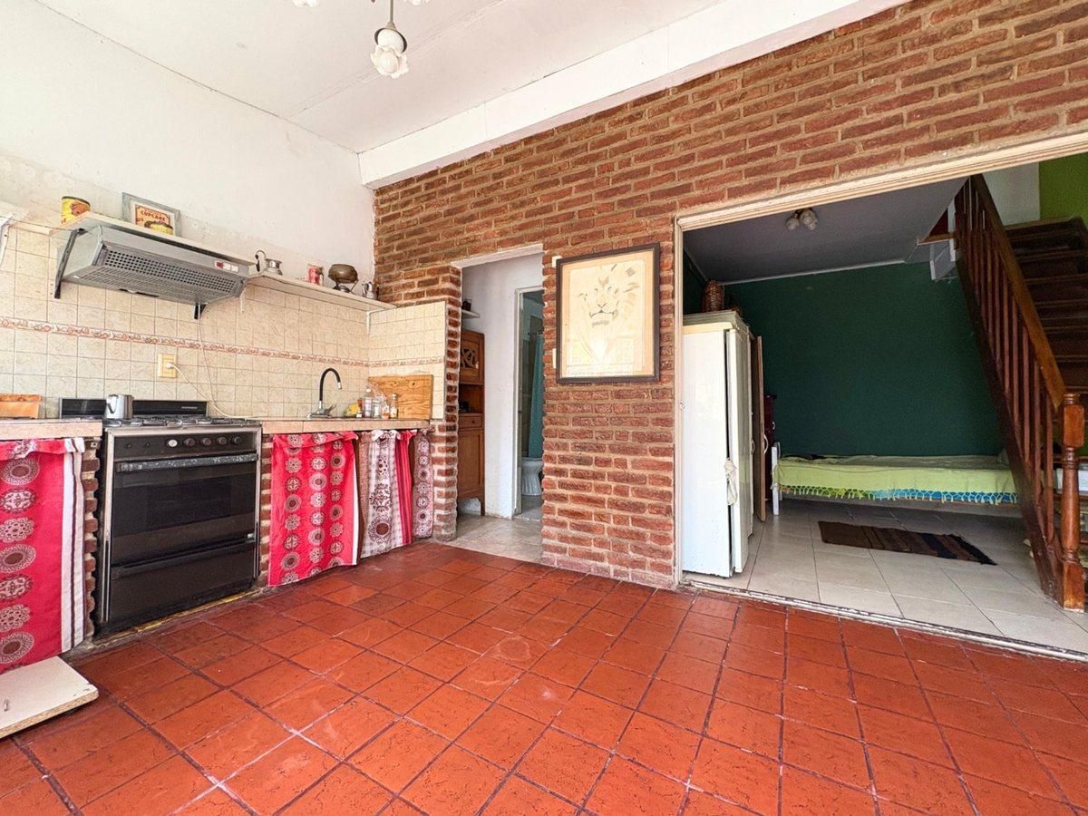 Foto de VENTA CASA MULTIFAMILIAR 5 AMBIENTES I. CASANOVA, imagen 1
