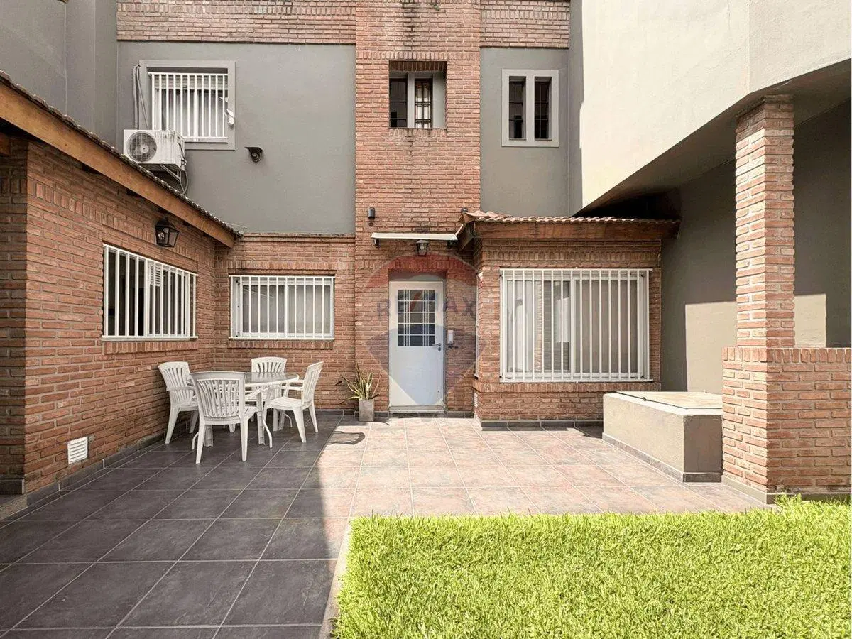 CASA 5 AMB C/LOCAL EN VENTA EN DEVOTO- LOTE PROPIO 2