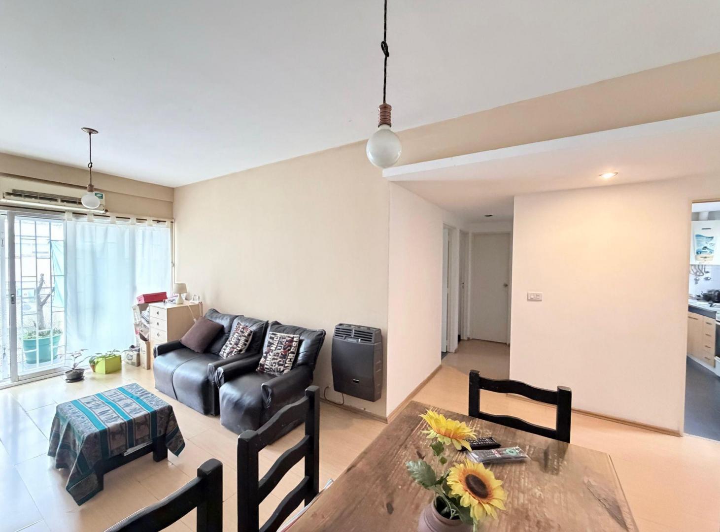 Foto de VENTA DEPTO 3AMB COCHERA Y BALCON VILLA DEL PARQUE, imagen 2