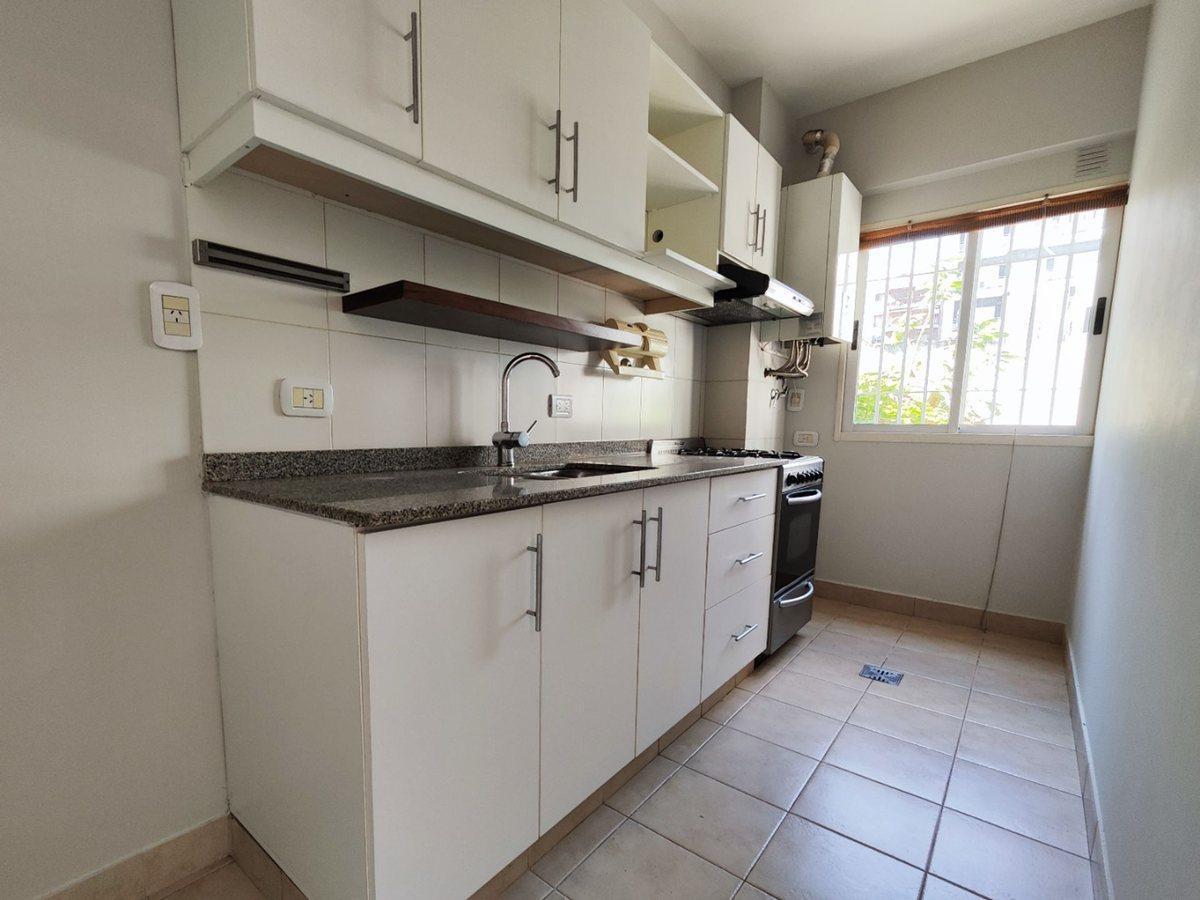 Foto de Depto 3 amb en venta - Belgrano - PATIO COCHERA, imagen 2
