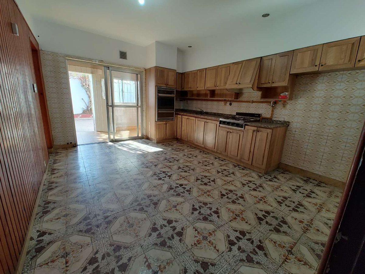 Foto de CASA T/CHALET DE 3 DORM. COCHERA, PATIO, QUINCHO, imagen 3