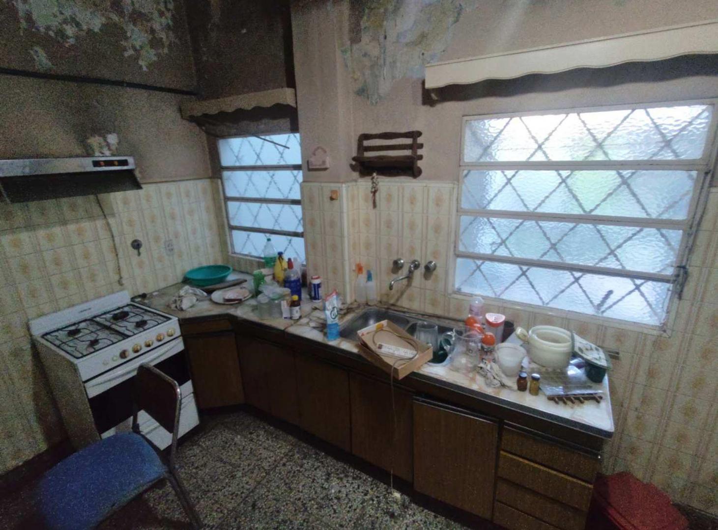 Foto de Venta. Casa lote propio a reciclar. Parque.Caseros, imagen 2
