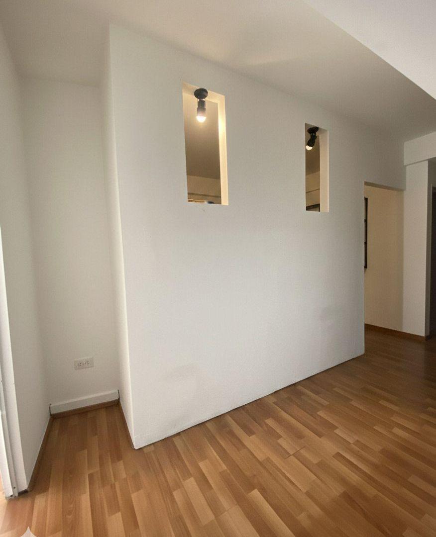 Foto de Venta Mono DIVISIBLE cochera y baulera en Florida, imagen 1