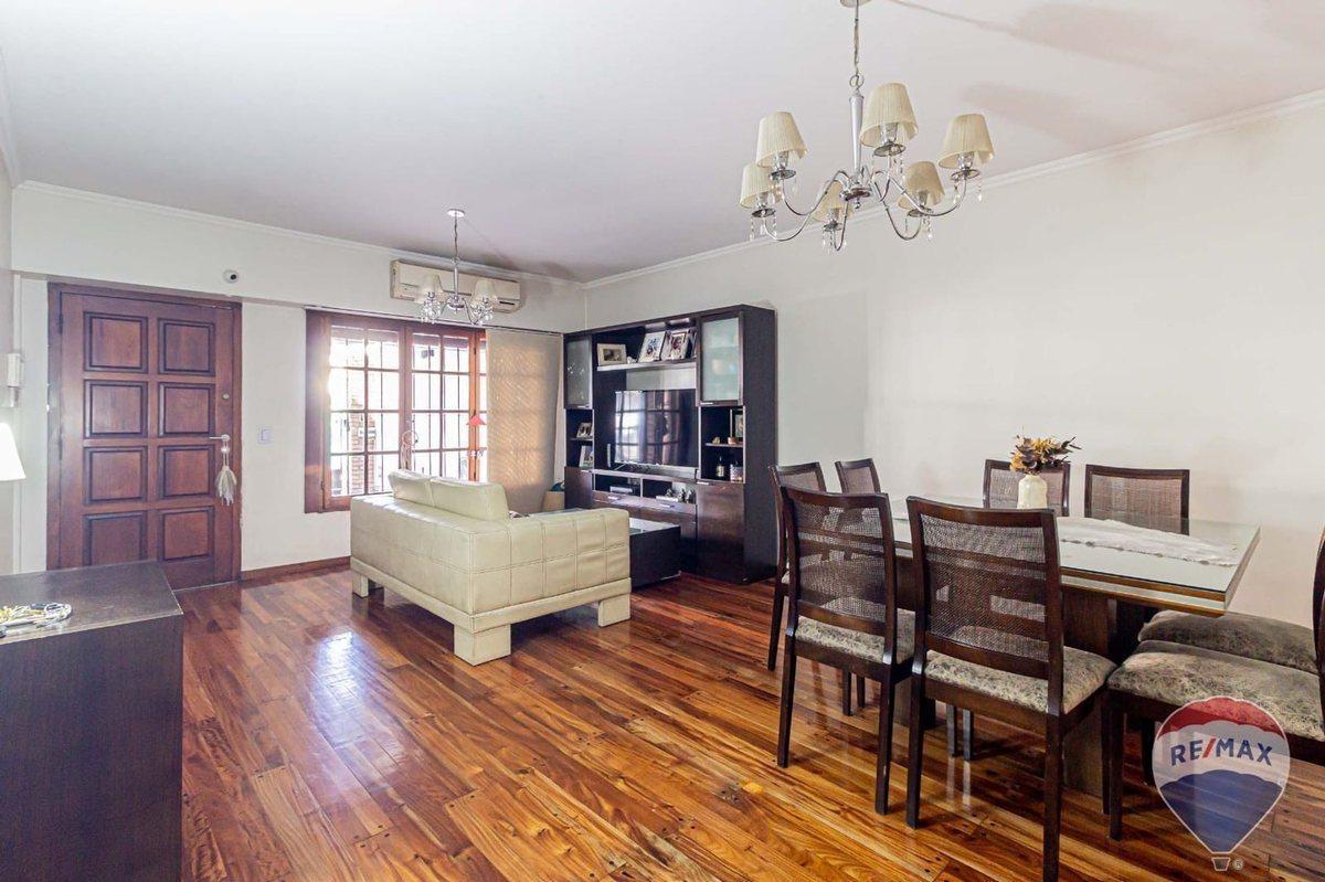 Foto de Venta Casa 5 amb C/ Cochera y Patio Villa Devoto, imagen 2