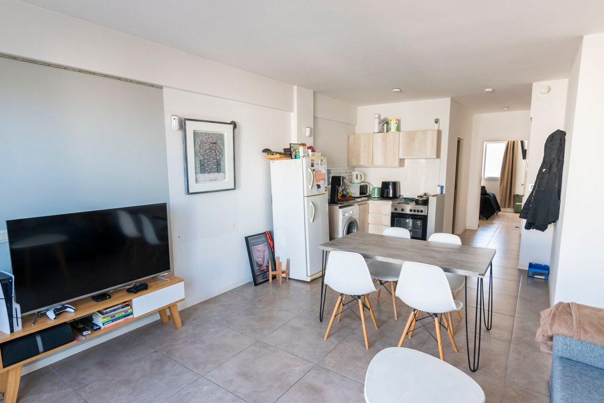 Foto de VENTA! CON RENTA 2 AMB EN EL CORAZON DE SAAVEDRA, imagen 1