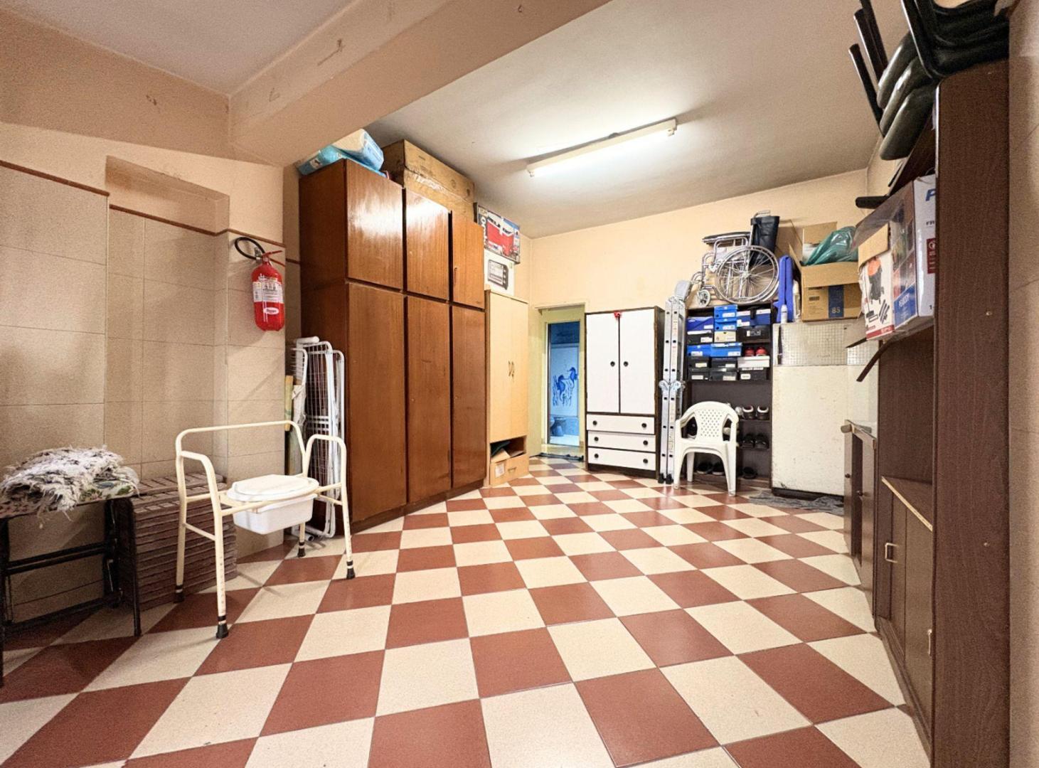 Foto de Casa Multifamiliar Venta Caseros Cochera y Patio, imagen 4