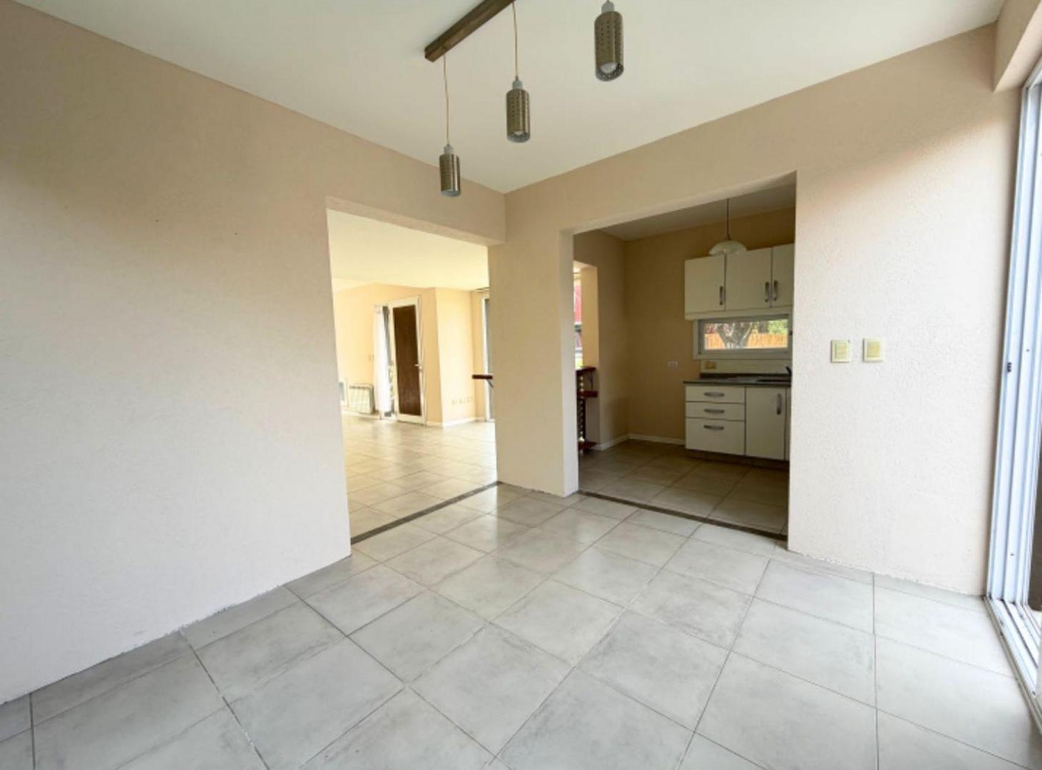 Foto de VENTA CASA 4AMB B°CALIFORNIA VILLAGE APTO CREDITO, imagen 3
