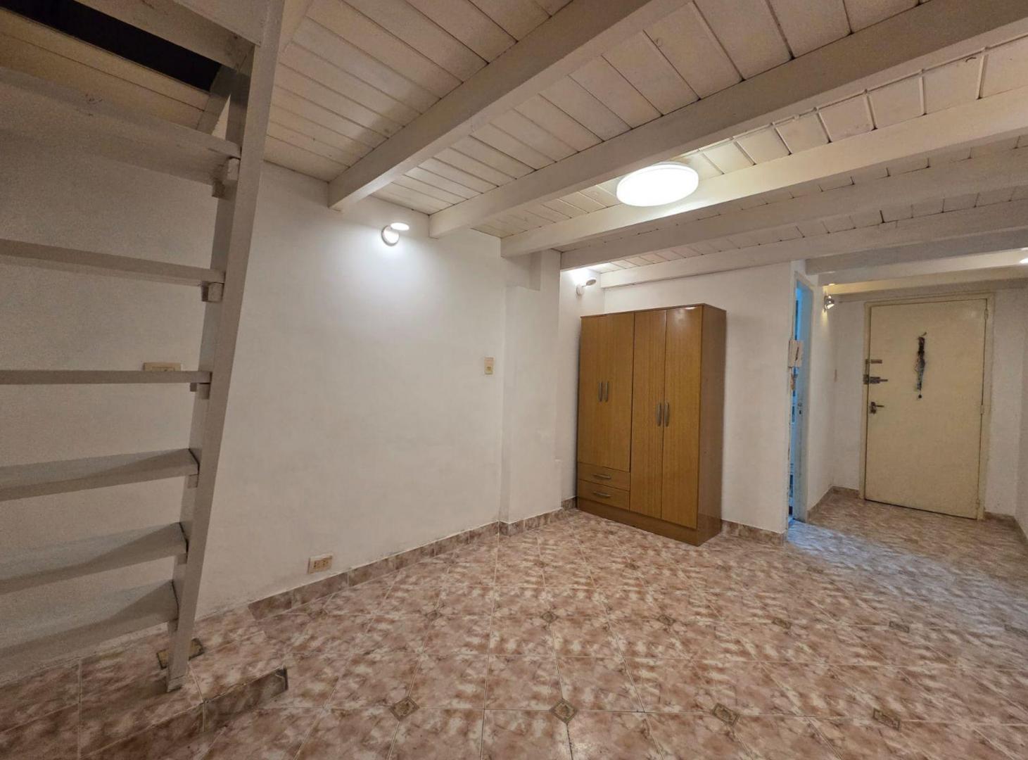 Foto de Venta Monoambiente entrepiso refaccionado Recoleta, imagen 1