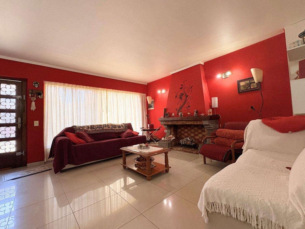 Foto de Casa 4 amb en venta - Palomar - Pileta y cochera, imagen 4