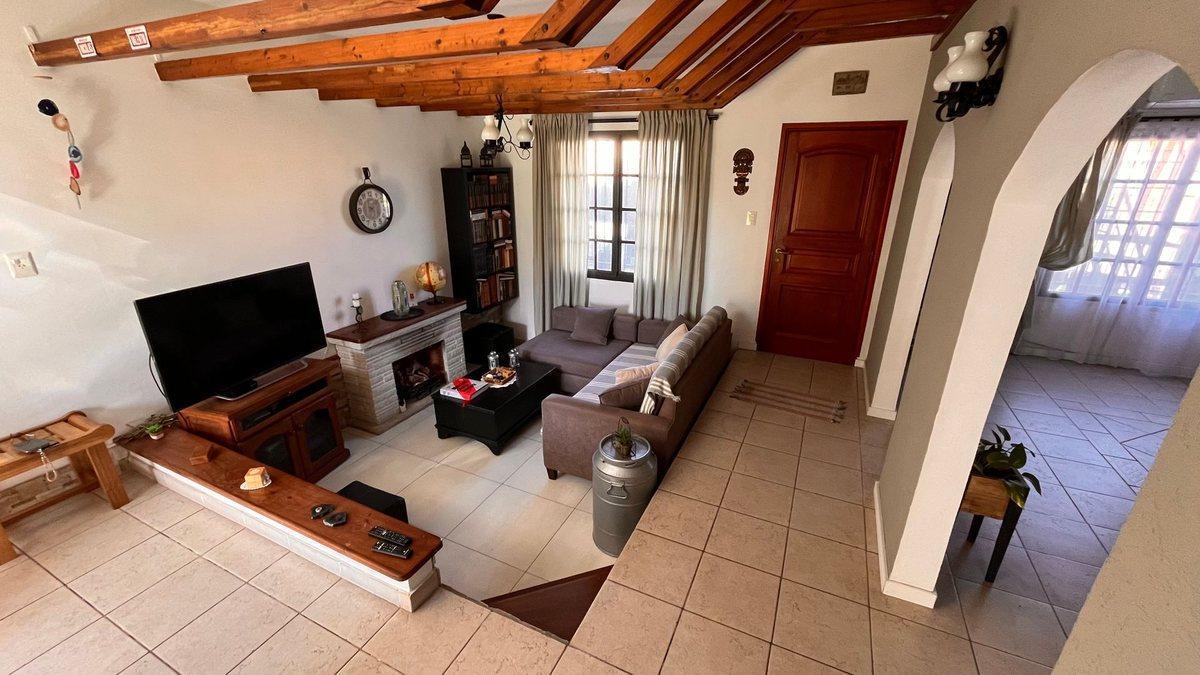 Foto de Venta Casa 4amb+dept 2amb Tortuguitas Centro, imagen 2