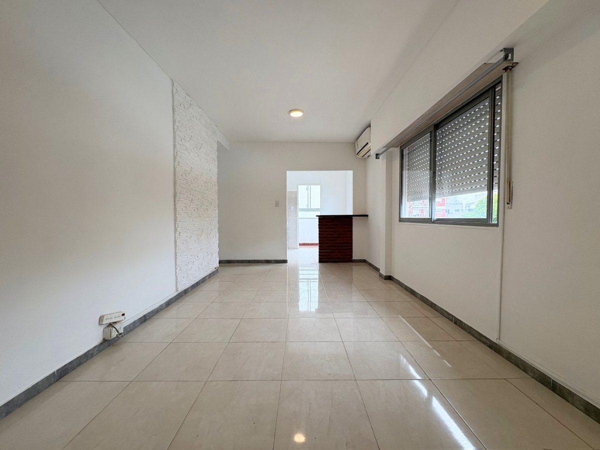 Foto de VENTA DPTO 3 AMB EN VILLA BALLESTER CON LOCACION, imagen 4