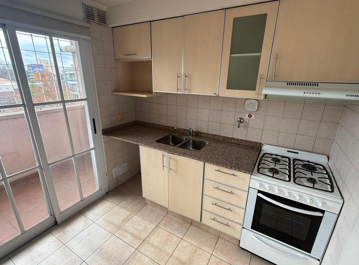 Foto de Depto Dúplex 2 Ambientes Venta Adrogué COCHERA, imagen 5