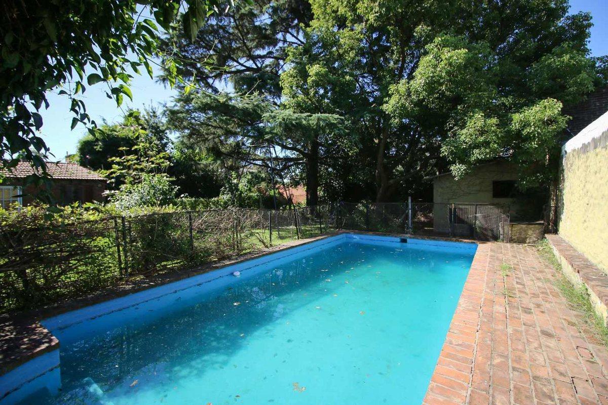 Foto de Venta casa Torcuato Lote 1.000 m2 Pileta Quincho, imagen 2