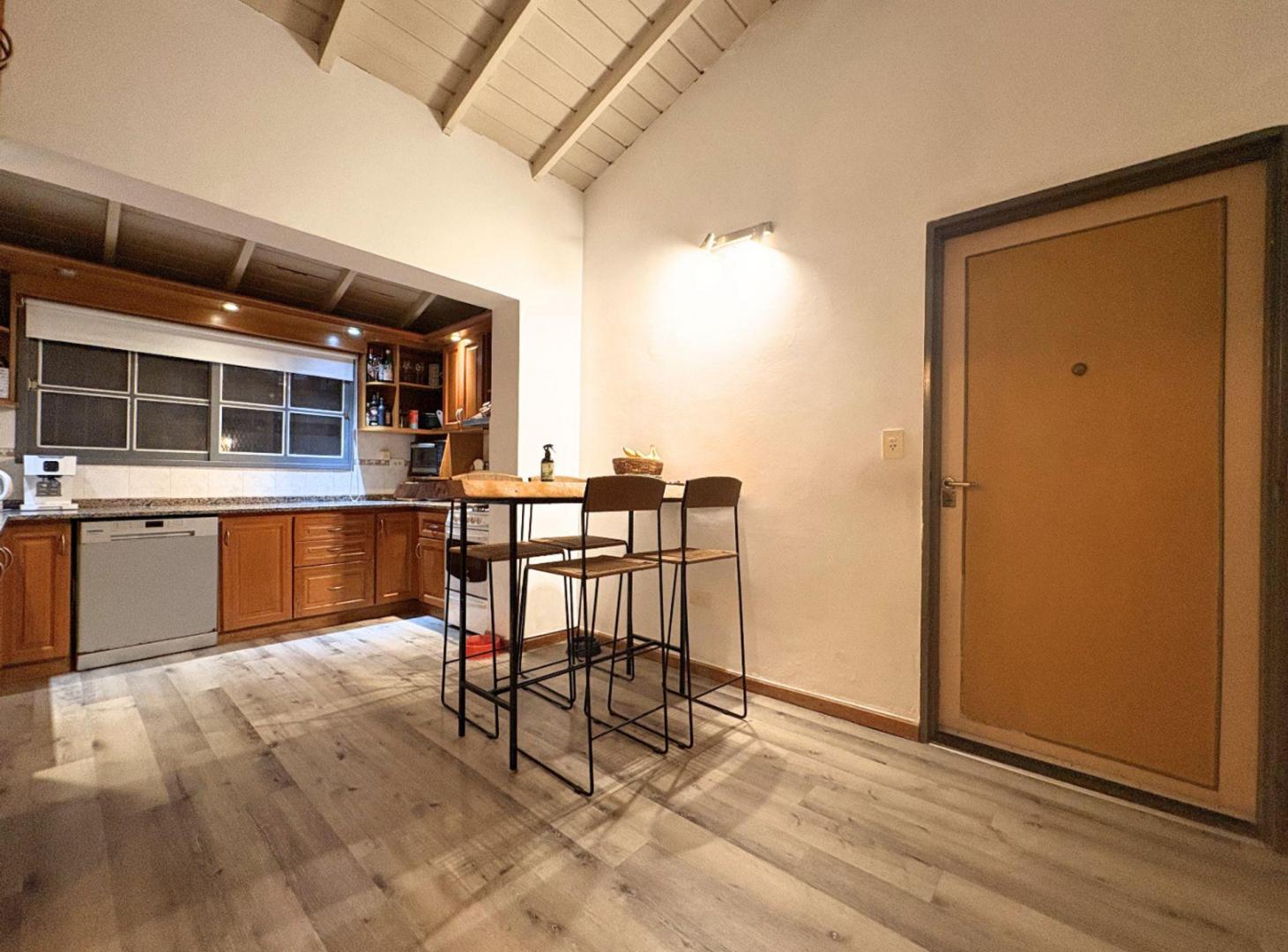 Foto de Casa 4 Ambientes Venta Ituzaingó Cochera y Parque, imagen 2