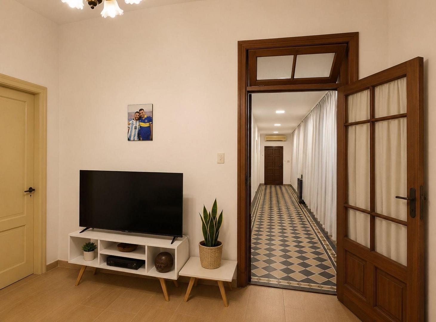 Foto de VENTA CASA 3 AMB C/LOCAL/COCHERA/JARDIN A/C LUJAN, imagen 1