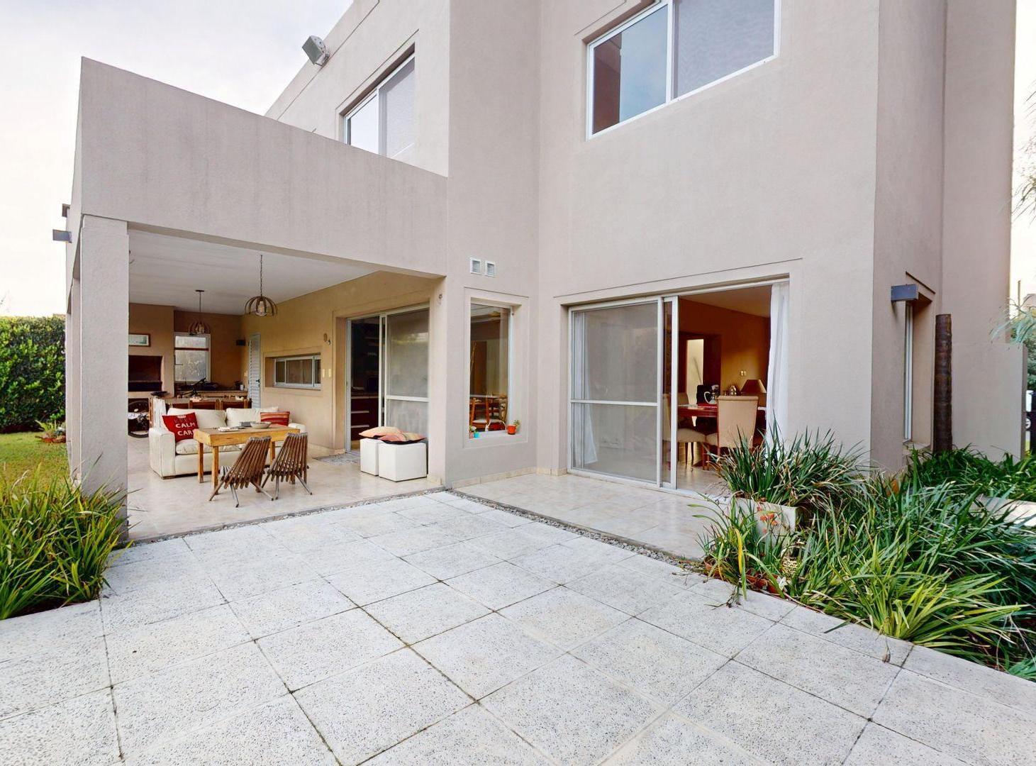 Foto de CASA 6 AMB EN VENTA EN LA DAMASIA C/PILETA Y PARQU, imagen 3