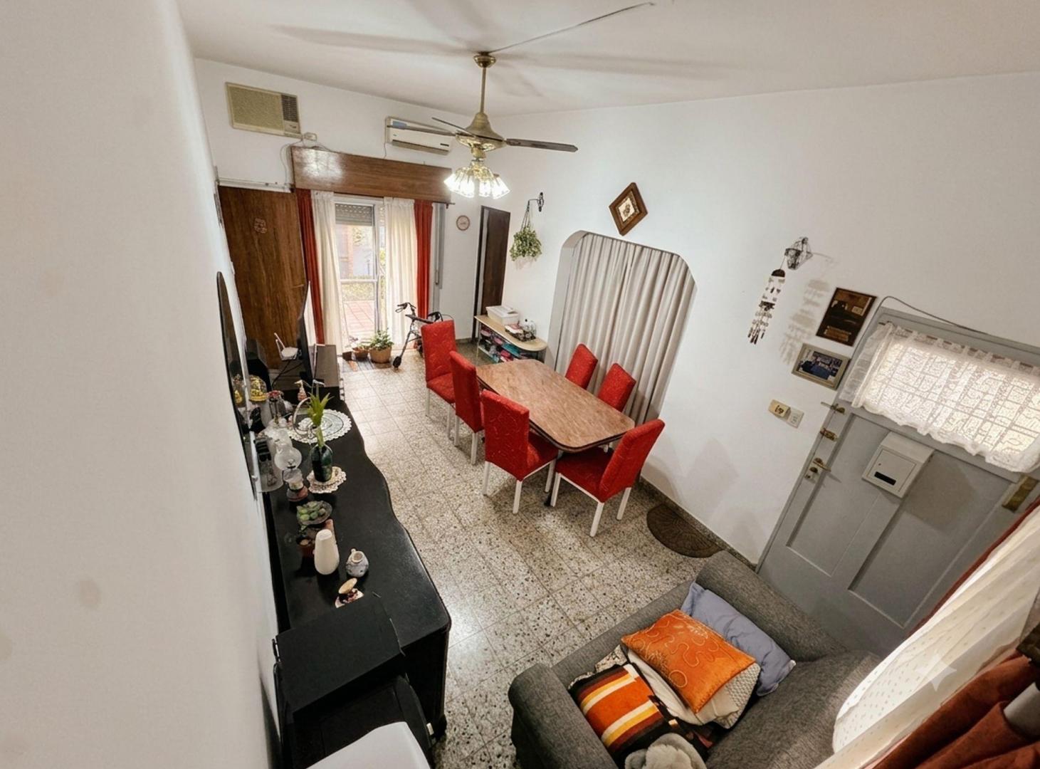 Foto de OPORTUNIDAD! Casa en venta 4 AMBIENTES CARAPACHAY, imagen 1