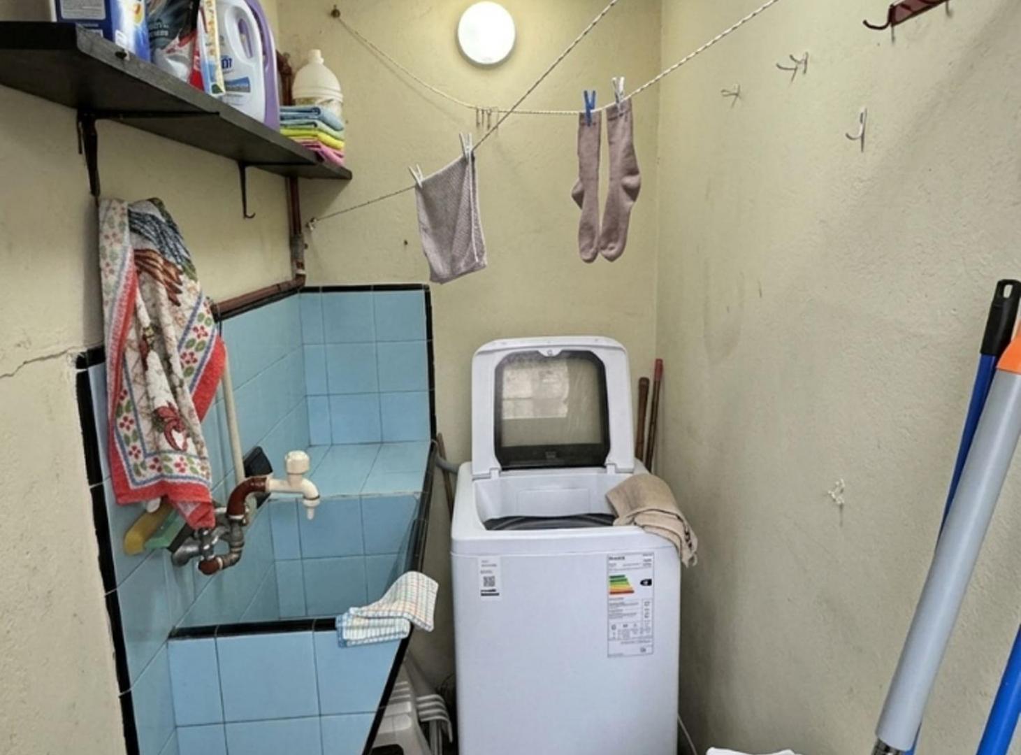 Foto de OPORTUNIDAD! Casa en venta 4 AMBIENTES CARAPACHAY, imagen 2