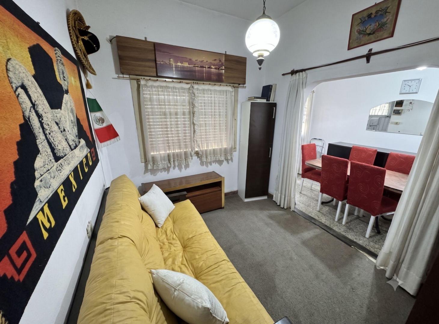 Foto de OPORTUNIDAD! Casa en venta 4 AMBIENTES CARAPACHAY, imagen 3