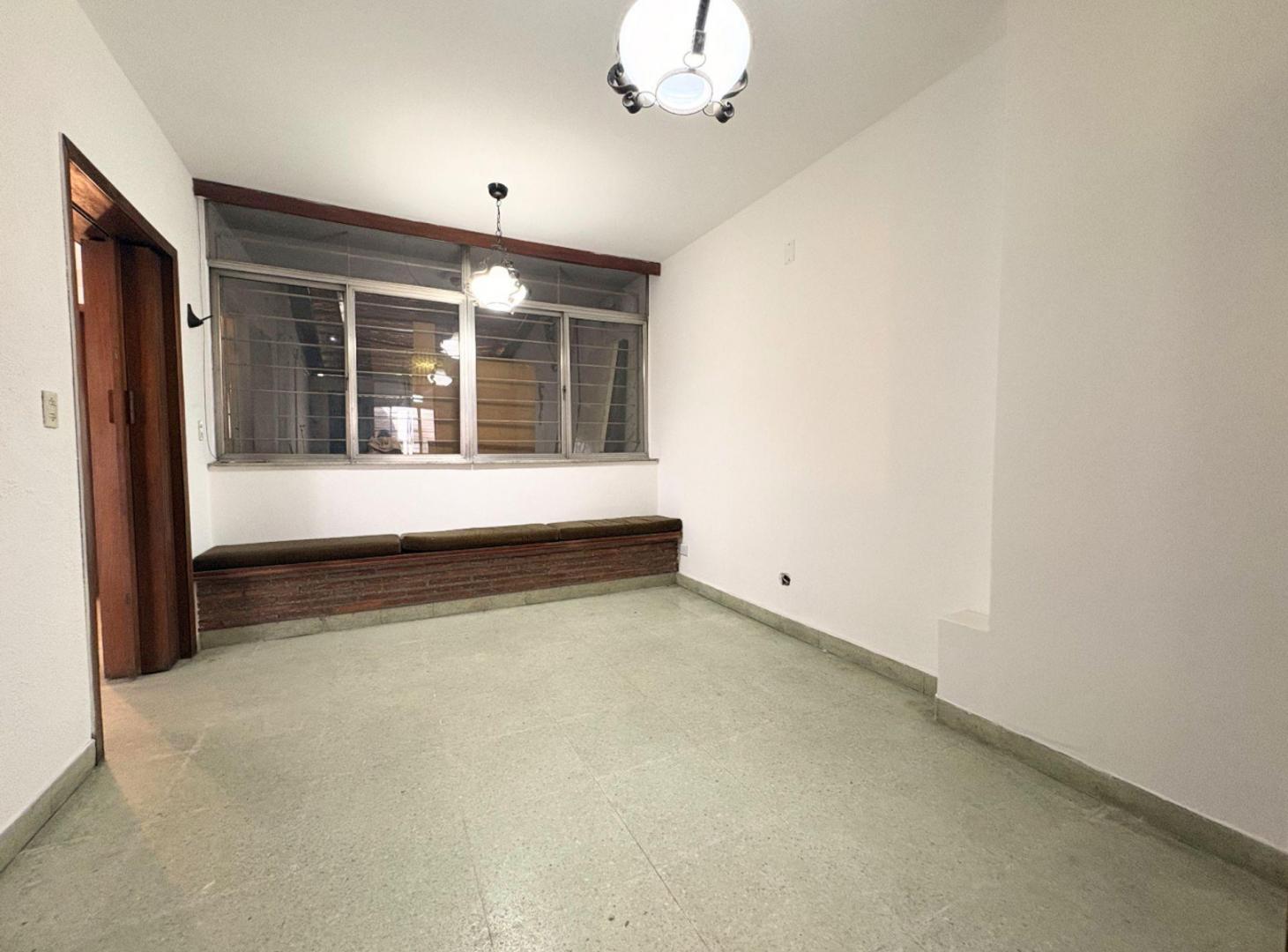 Foto de CASA 5 AMB CON COCHERA Y PATIO EN VILLA MAIPU, imagen 5