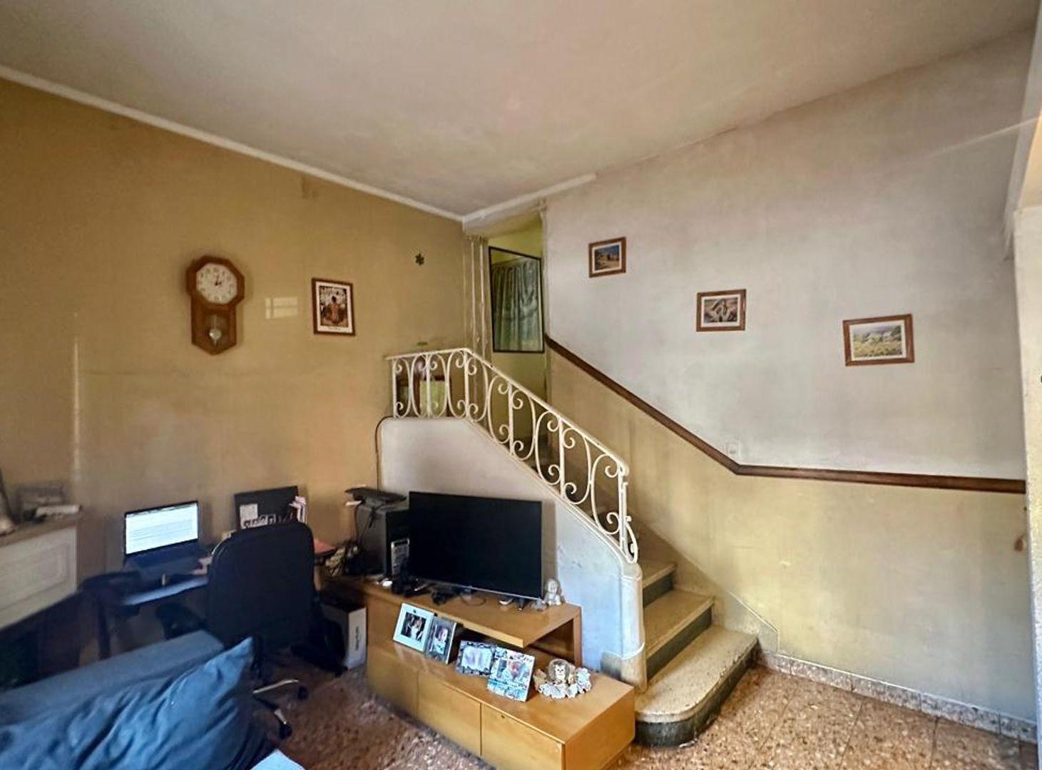 Foto de VENTA PH 4 AMB SAAVEDRA A REFACCIONAR CON TERRAZA, imagen 1