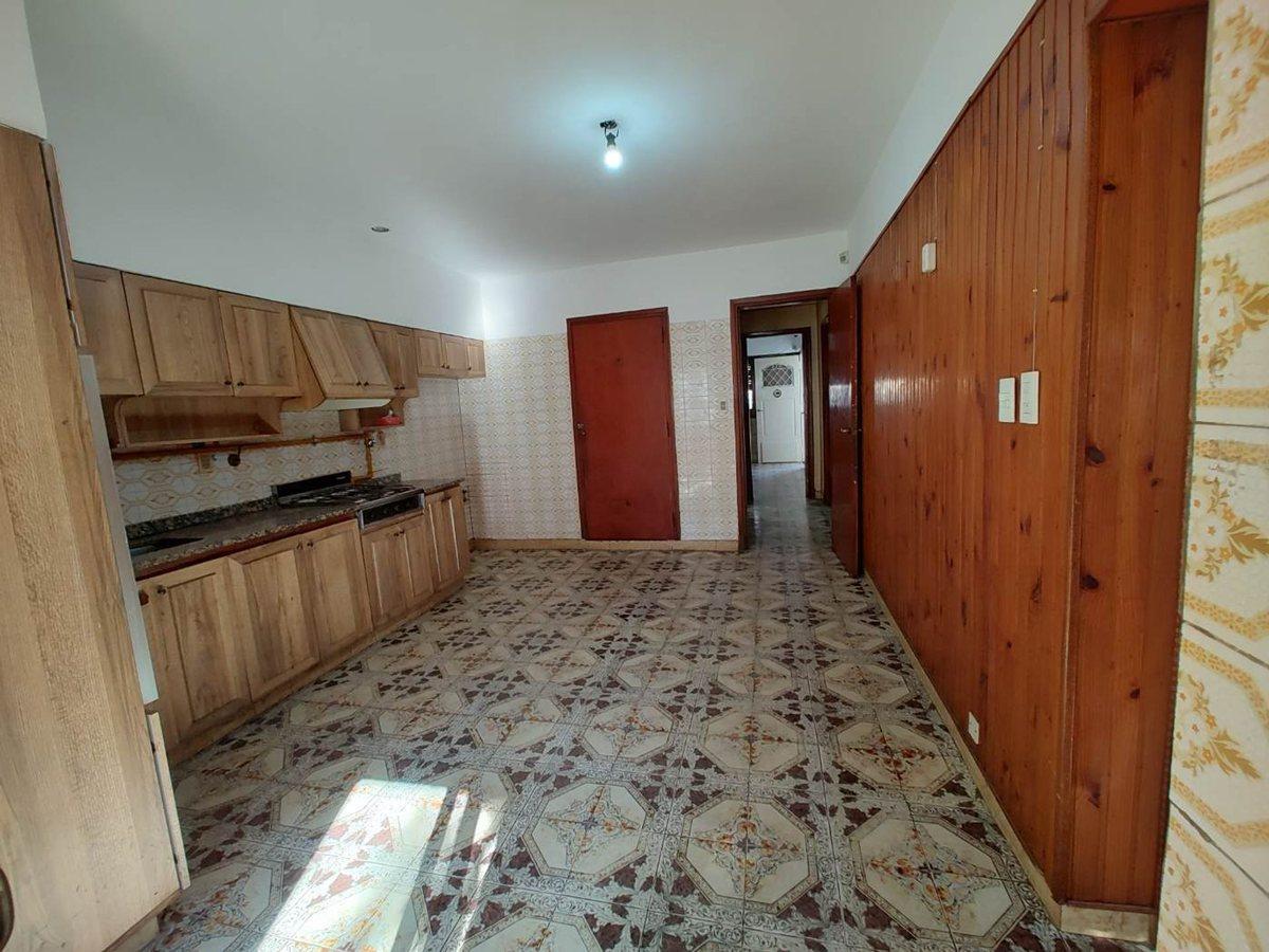 Foto de CASA T/CHALET DE 3 DORM. COCHERA, PATIO, QUINCHO, imagen 4