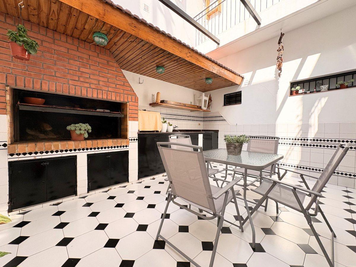Foto de Casa 4 Ambientes Venta - Florida Patio y Terraza, imagen 2
