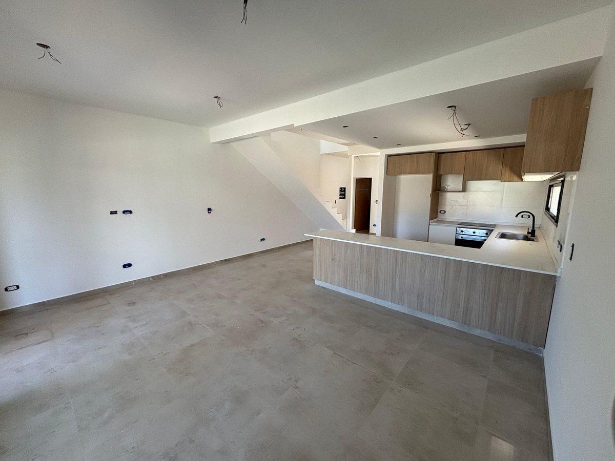 Foto de VENTA CASA 4AMB B° SPRINGPARK PILAR KM51 ESTRENAR, imagen 4