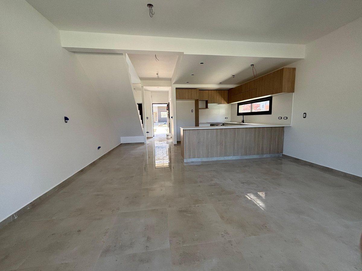 Foto de VENTA CASA 4AMB B° SPRINGPARK PILAR KM51 ESTRENAR, imagen 5
