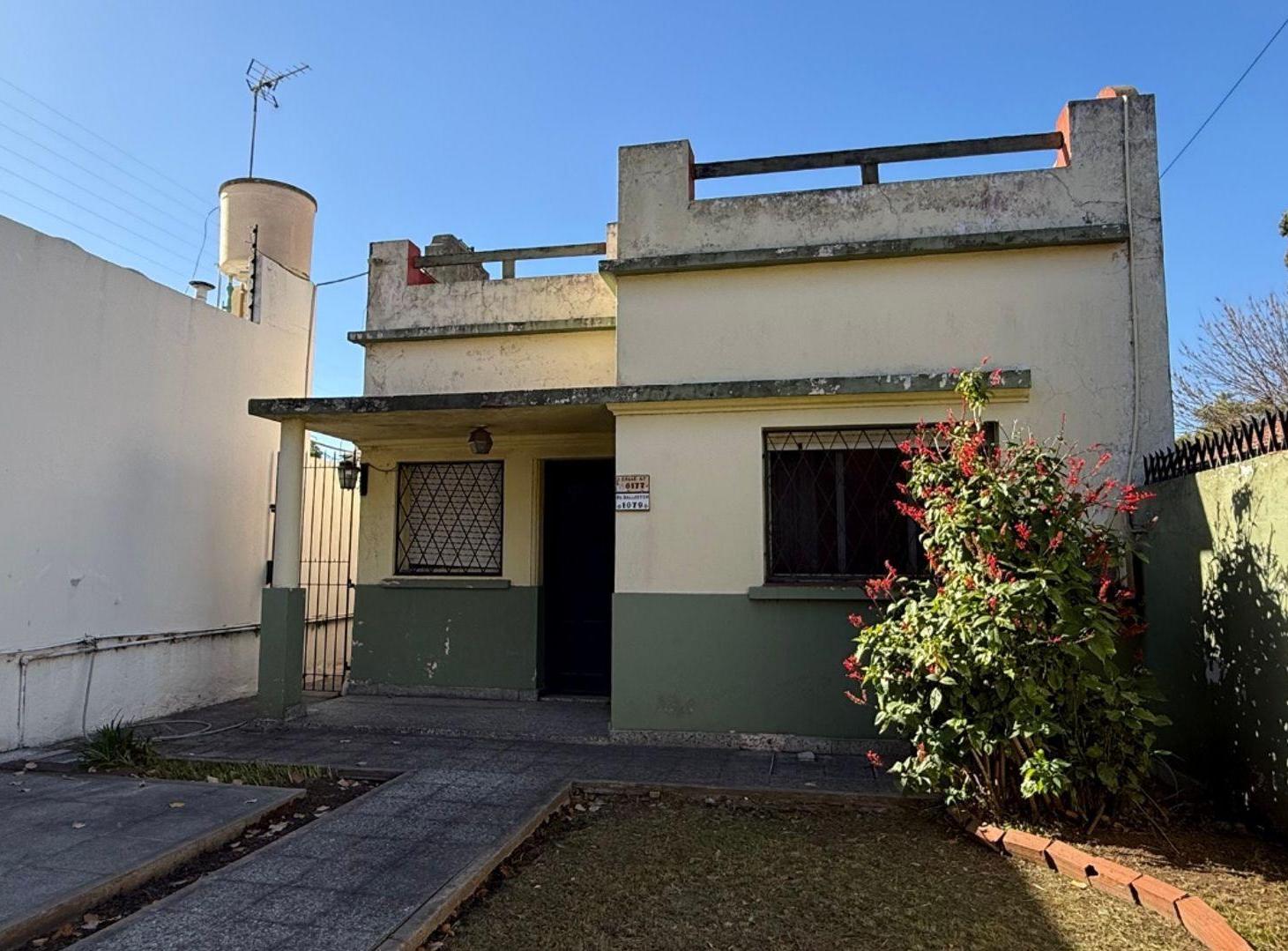 Foto de Venta casa lote propio 3 amb a reciclar Ballester, imagen 1
