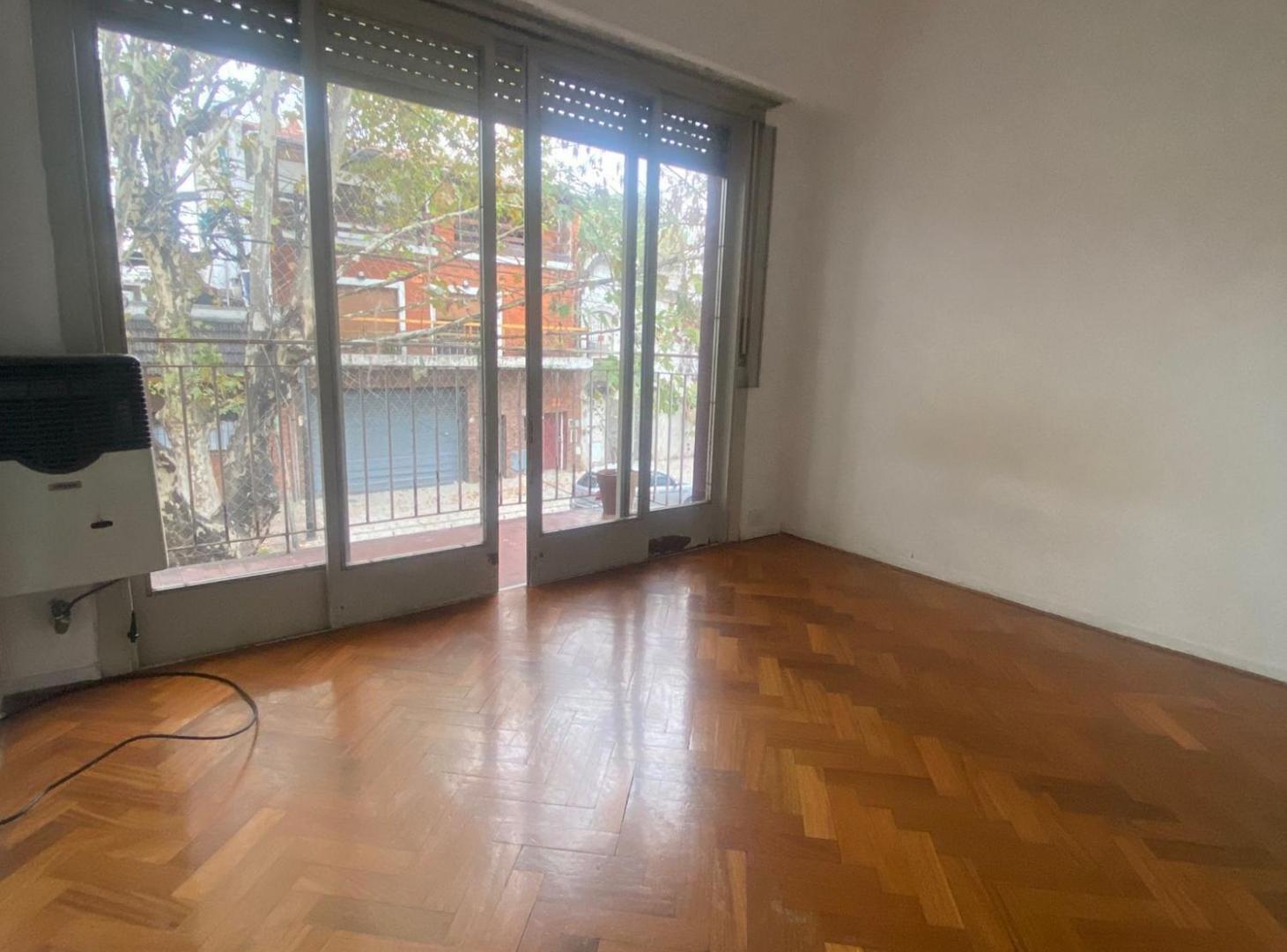 Foto de PH 3AMB + BALCON - PQUE CHAS, SIN EXPENSAS, imagen 1