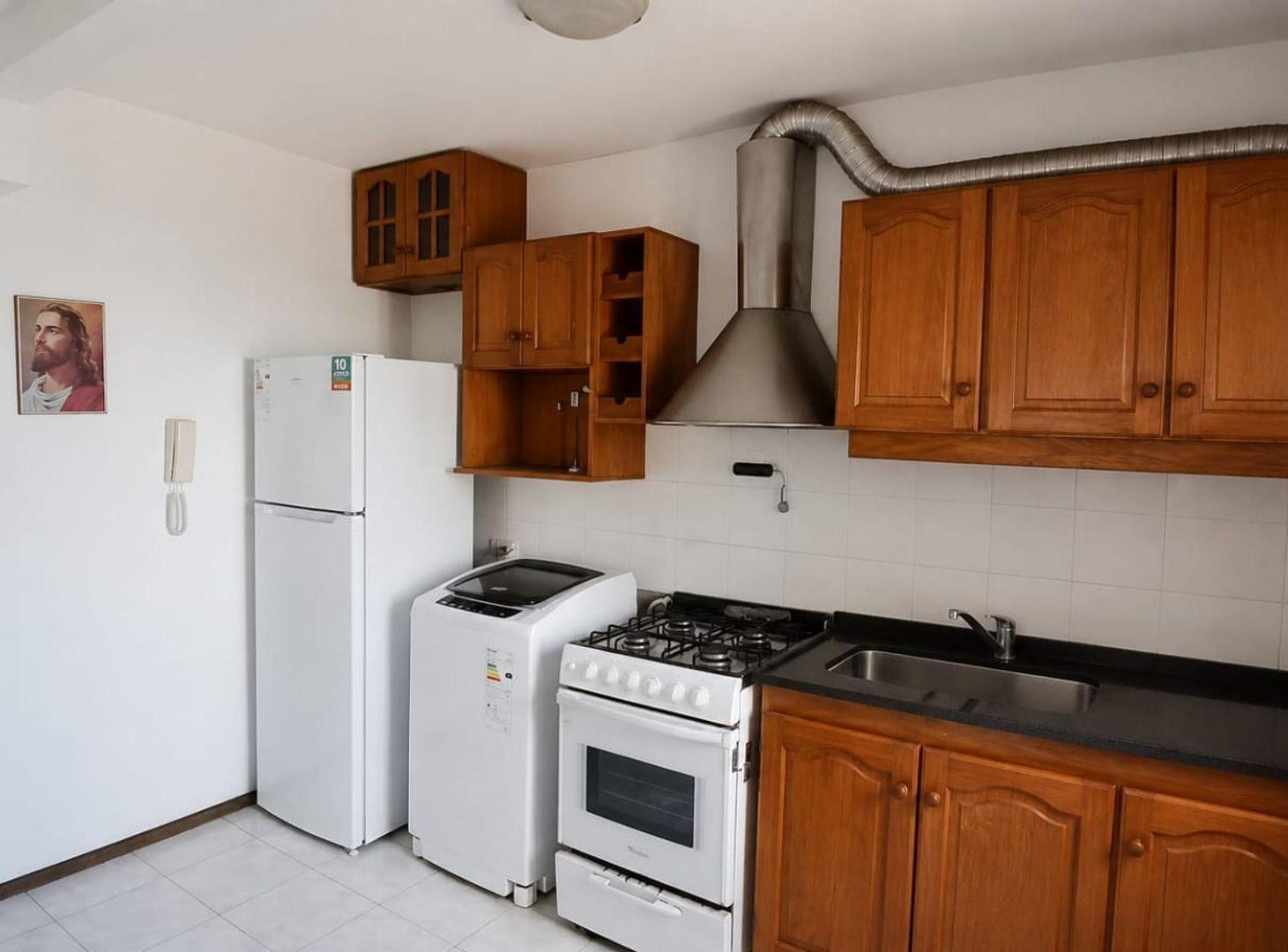 Foto de VENTA DPTO 2 AMBIENTES C/COCHERA. MORON, imagen 3
