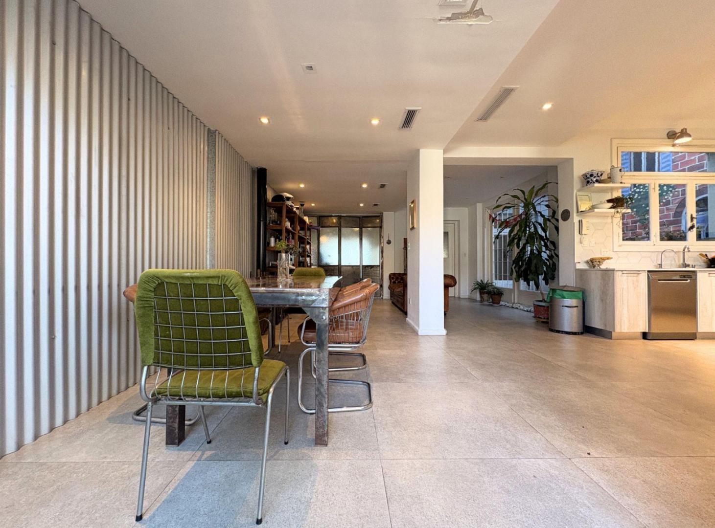 Foto de Casa 6 Ambientes Venta Barracas Cocheras FINANCIA, imagen 2
