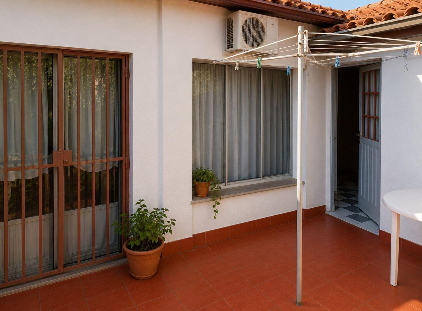 Foto de CASA MULTIF. 6 AMB. TERR. COCH. A/CRE. FLORIDA O., imagen 2