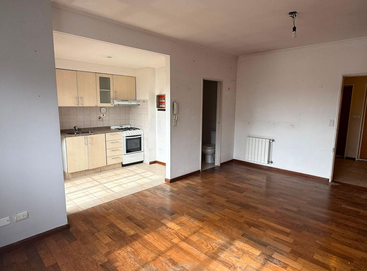Foto de Depto Dúplex 2 Ambientes Venta Adrogué COCHERA, imagen 5