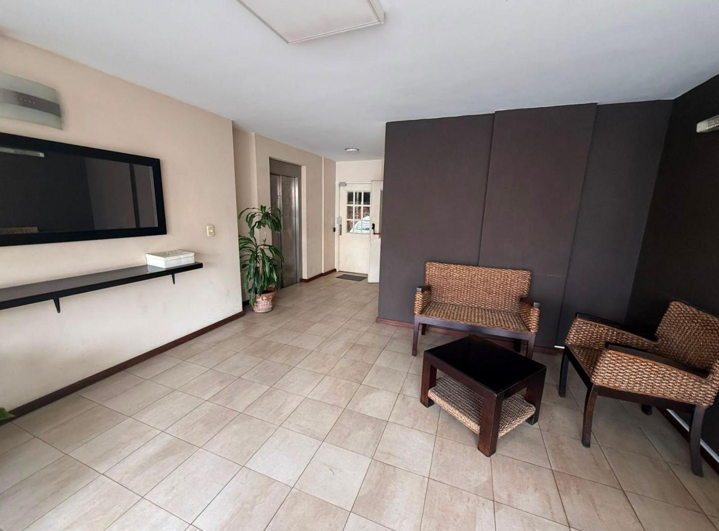 Foto de Depto Dúplex 2 Ambientes Venta Adrogué COCHERA, imagen 3