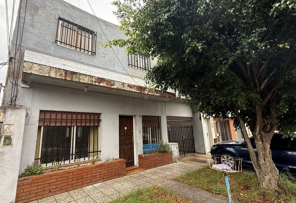 Foto de VENTA - Vivienda multifamiliar - El Palomar, imagen 2