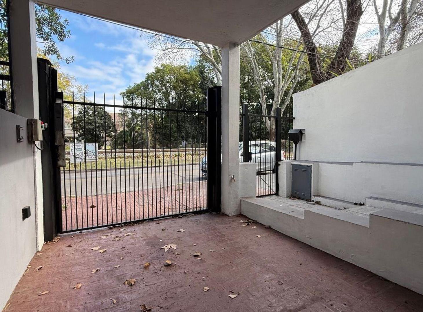 Foto de VENTA DUPLEX 3 AMBIENTES EN MARTINEZ, imagen 2