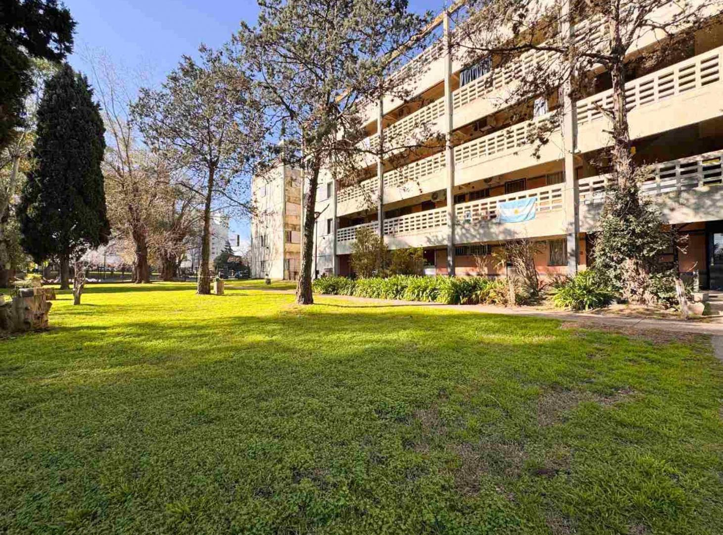 Foto de VENTA DPTO 3 AMB - VILLA CELINA C/ COCHERA, imagen 2