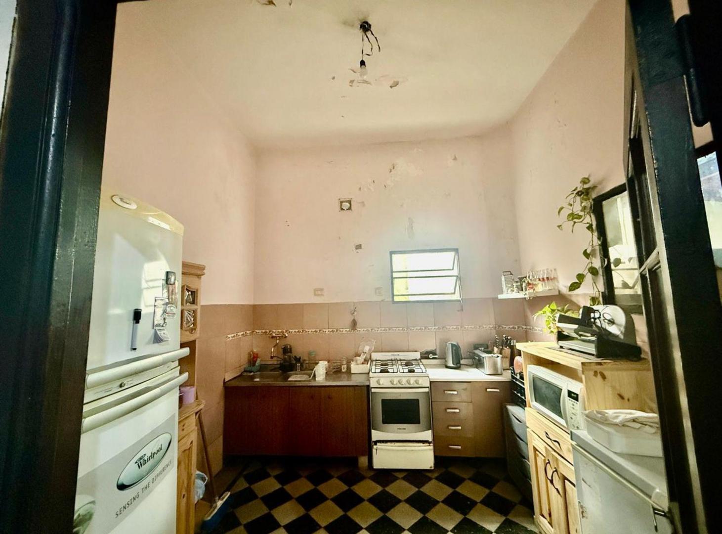 Foto de VENTA EN BLOCK CASA 3 AMBIENTES +LOCAL, imagen 1