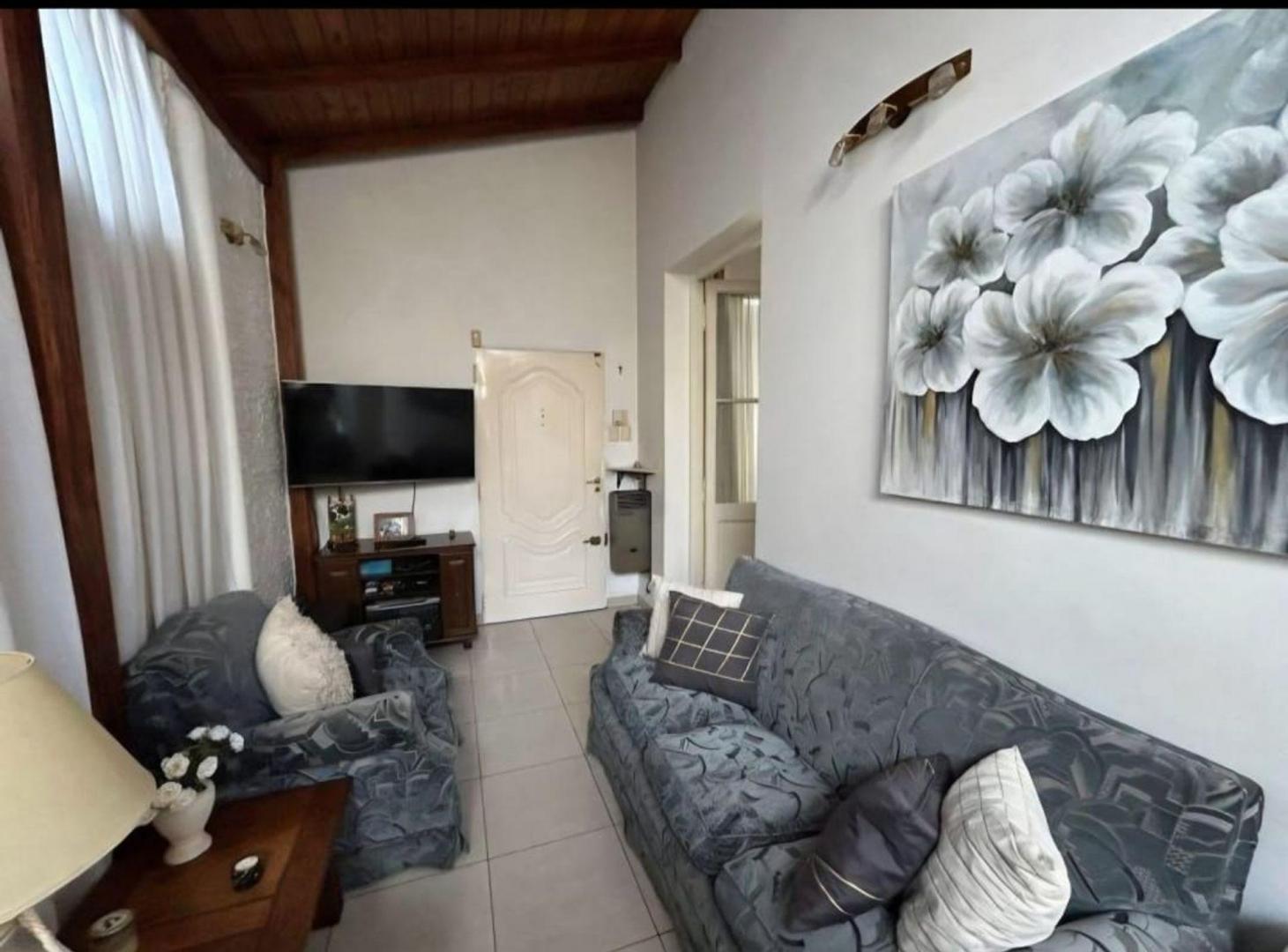 Foto de HERMOSO PH AL FRENTE 3/4 AMB COCHERA VENTA CASEROS, imagen 5