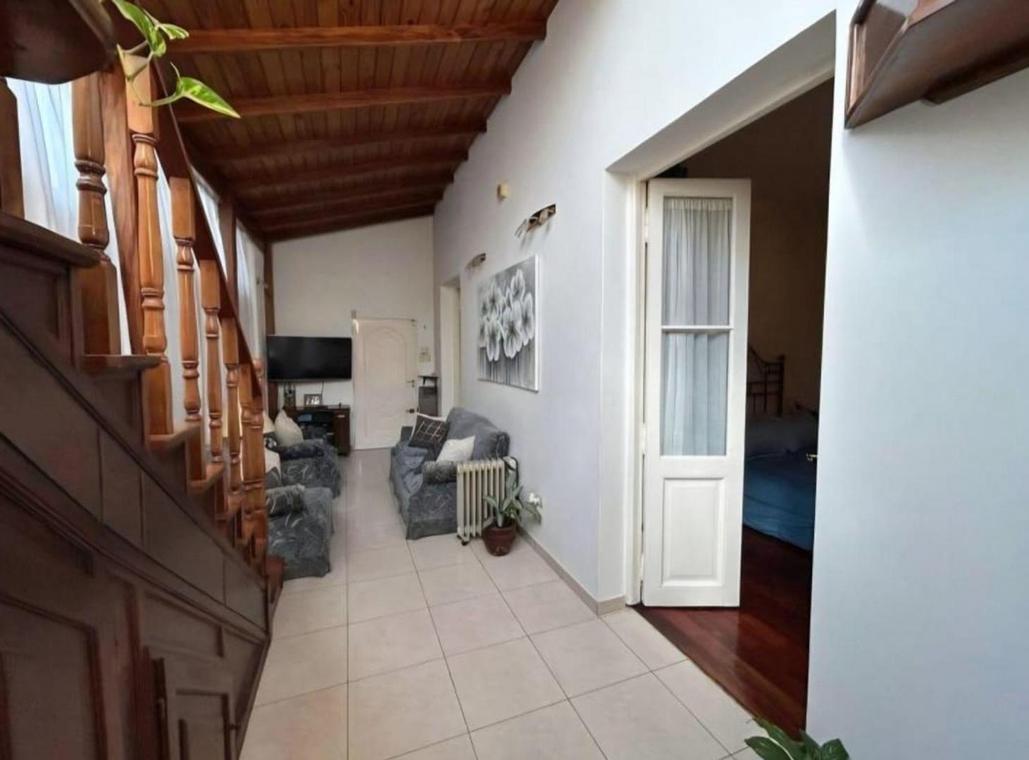 Foto de HERMOSO PH AL FRENTE 3/4 AMB COCHERA VENTA CASEROS, imagen 1